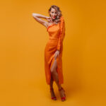 pomarańczowa sukienka