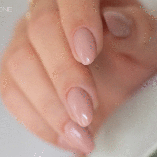 One step mani – rewolucja w stylizacjach hybrydowych od Cosmetics Zone